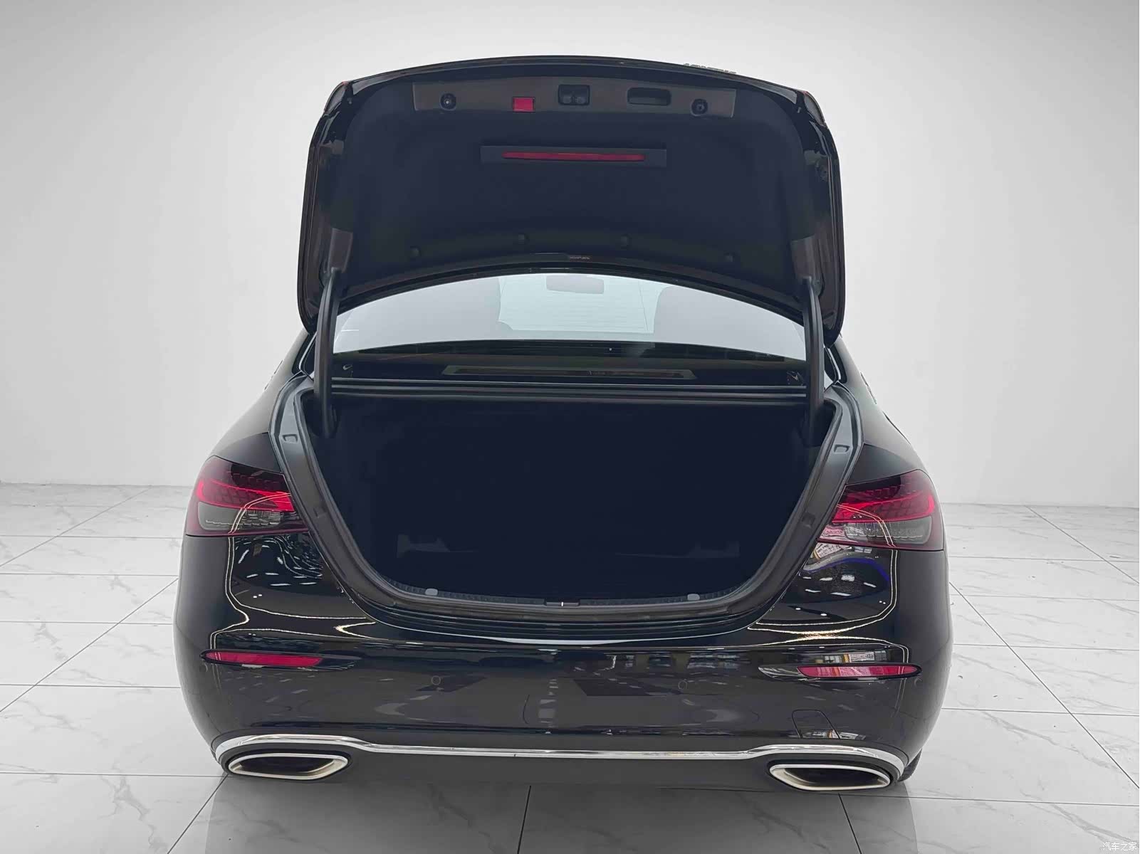 Mercedes-Benz E-Class, 2022 15