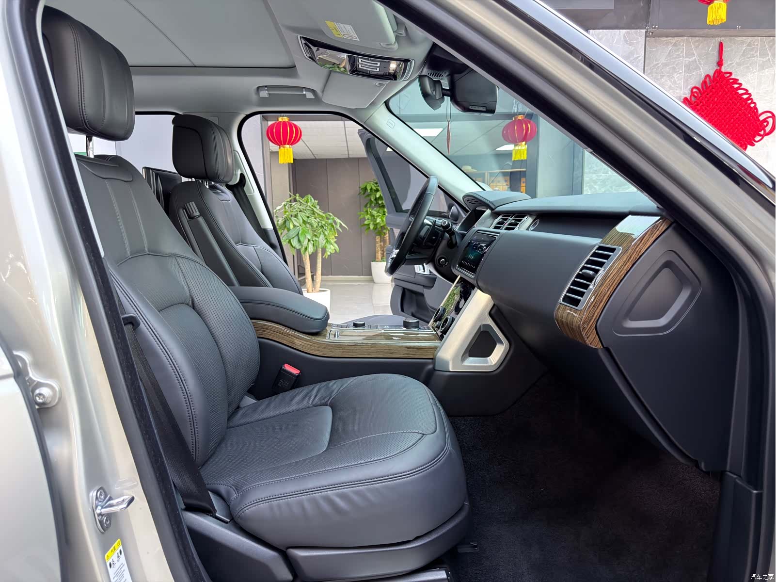 Land Rover Range Rover, 2019 12