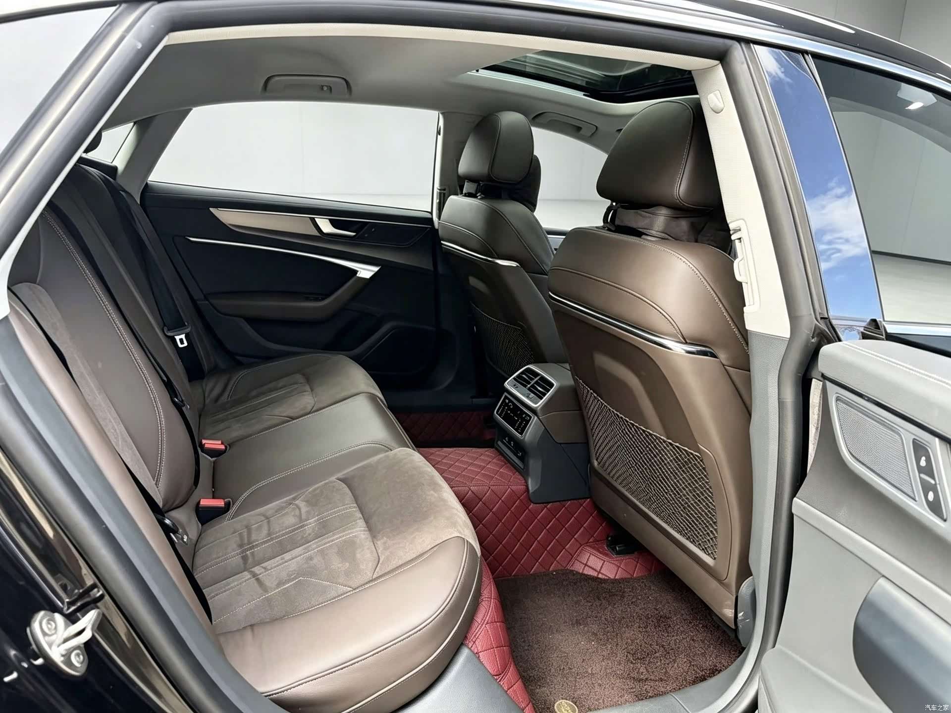 Audi A7L, 2024 все фото