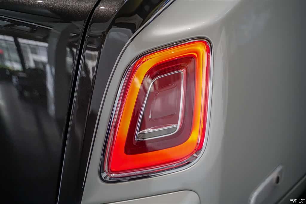 Rolls-Royce Phantom, 2019 27