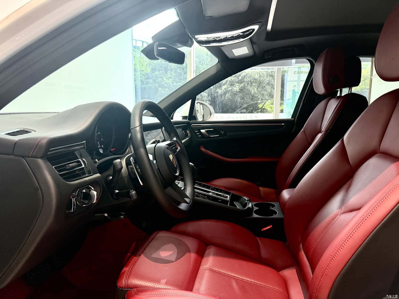 Porsche Macan, 2024 11