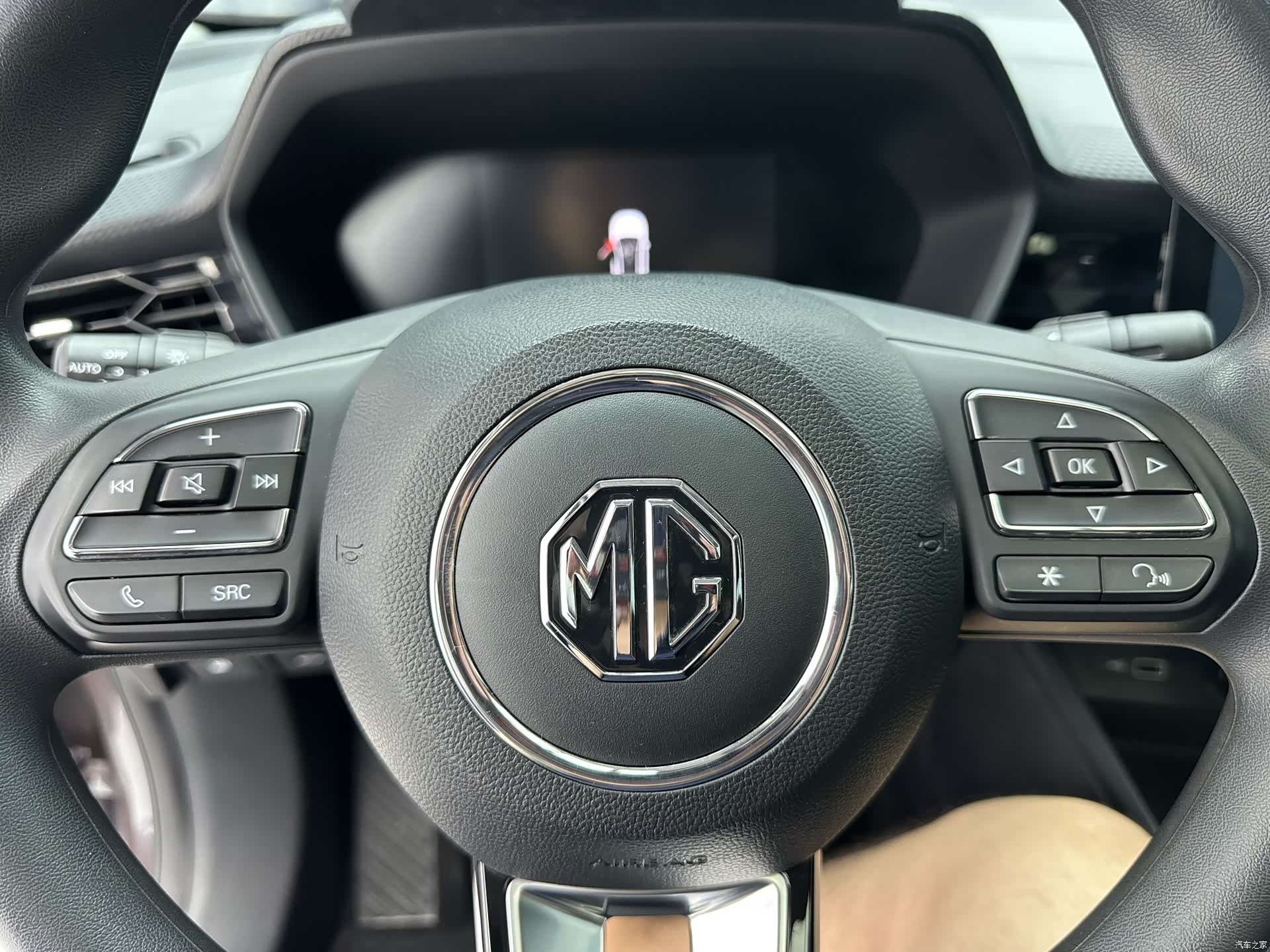 MG MG5, 2022 15