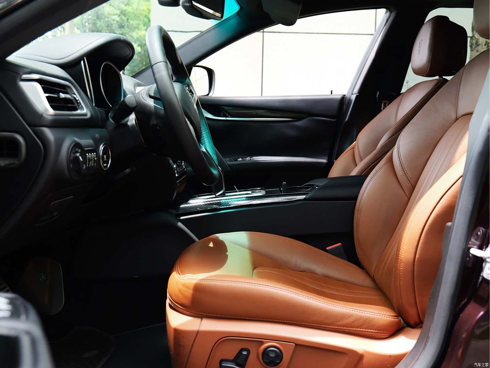 Maserati Ghibli, 2015 9