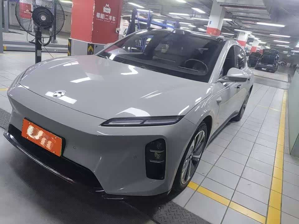 NIO ET5