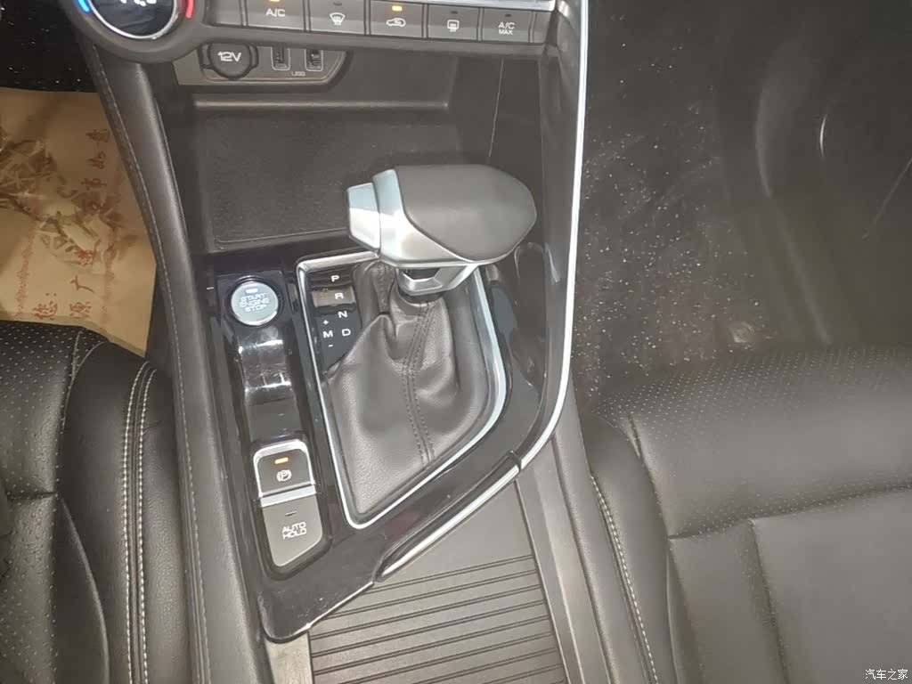 DongFeng AX7, 2020 14