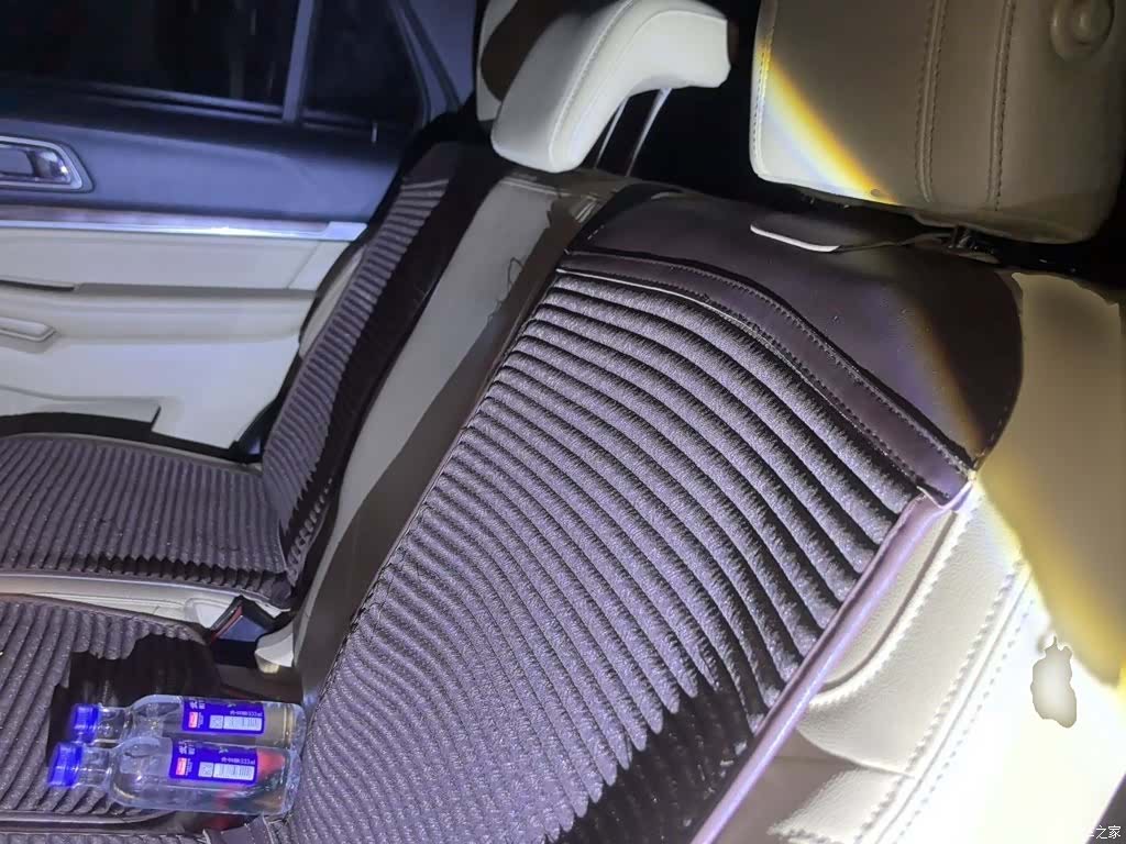 Ford Explorer, 2016 15