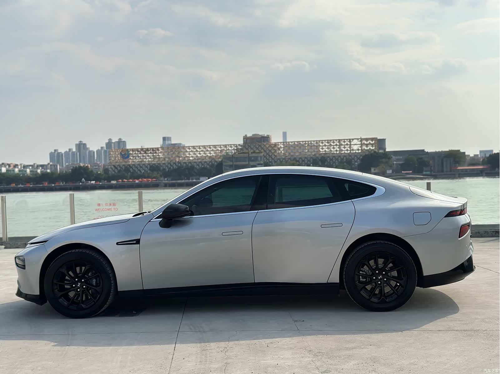 Xpeng P7, 2022 18
