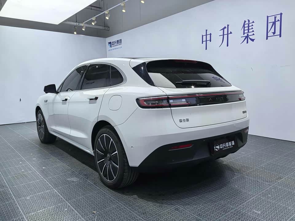 AITO Ask the world M5