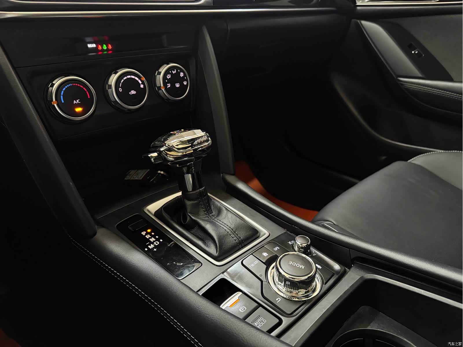 Mazda CX-4, 2023 13
