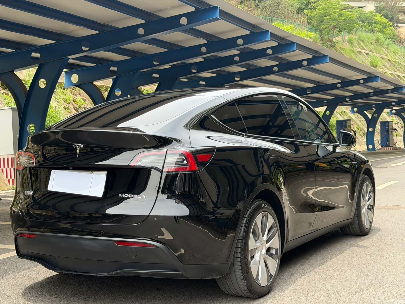 Tesla Model Y, 2023 12