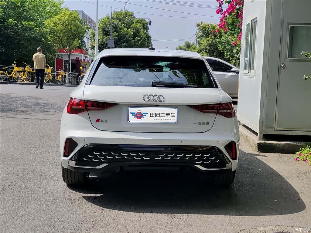 Audi Flying Spur, 2025 все фото