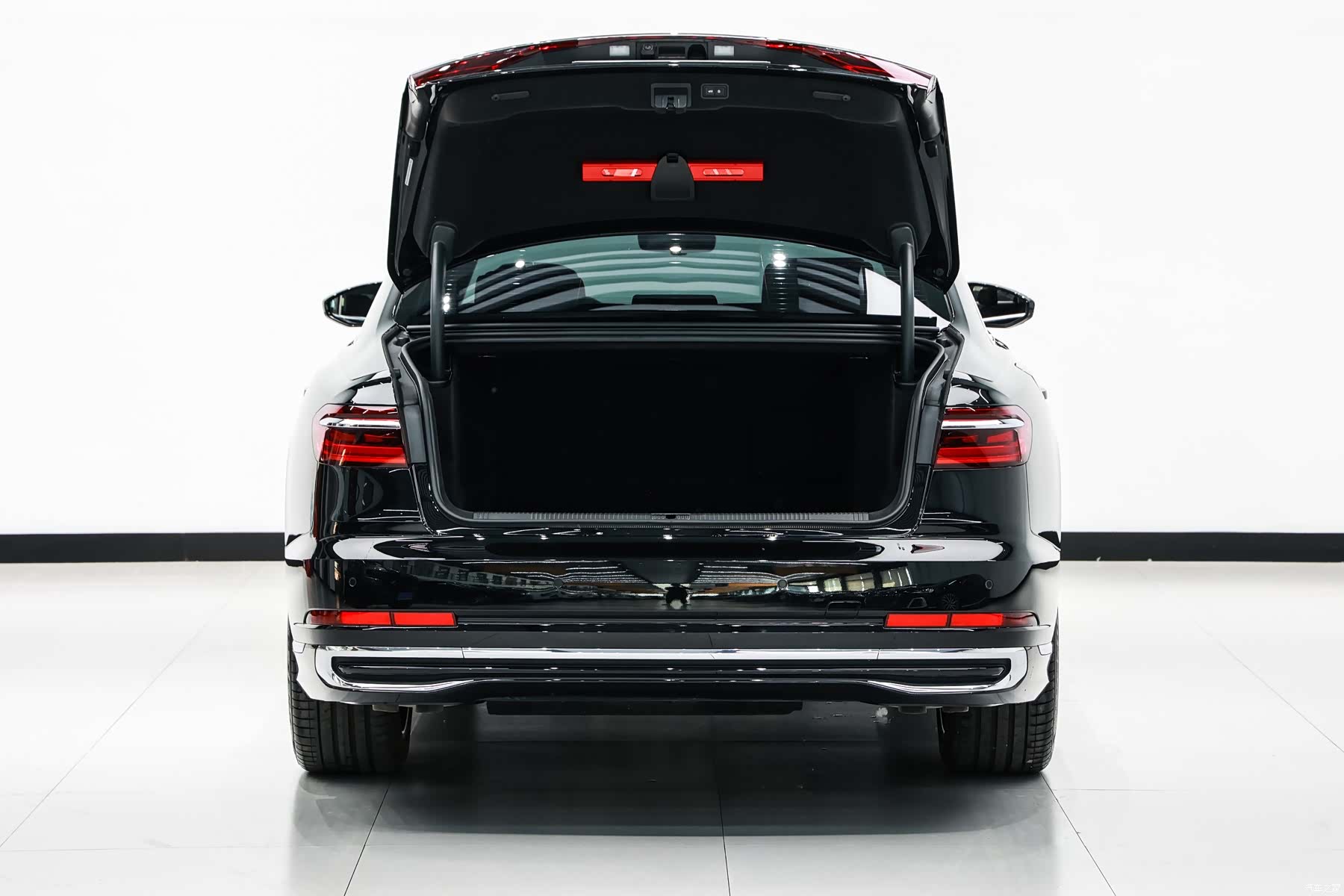 Audi A8L, 2026 13