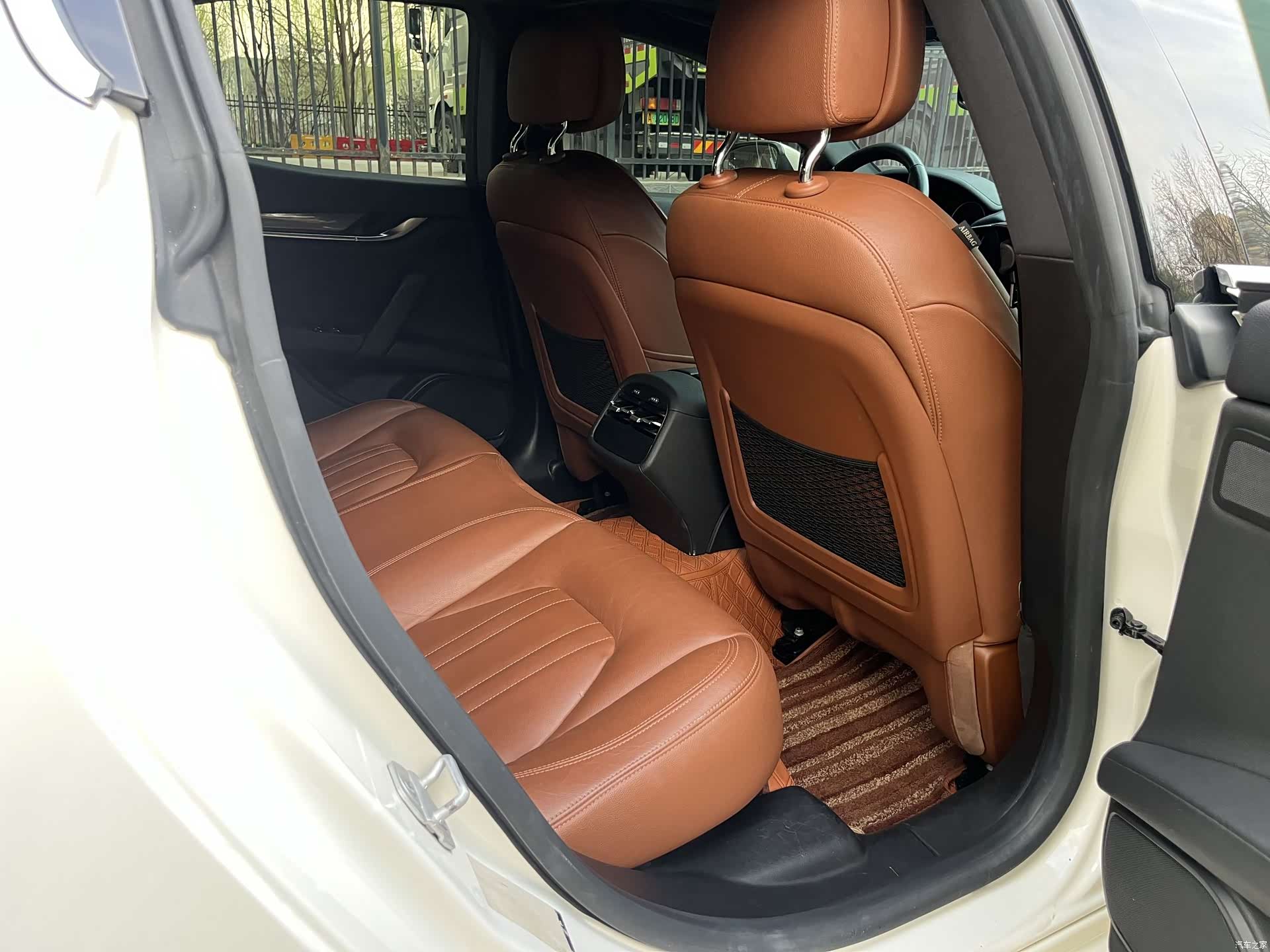Maserati Ghibli, 2023 10