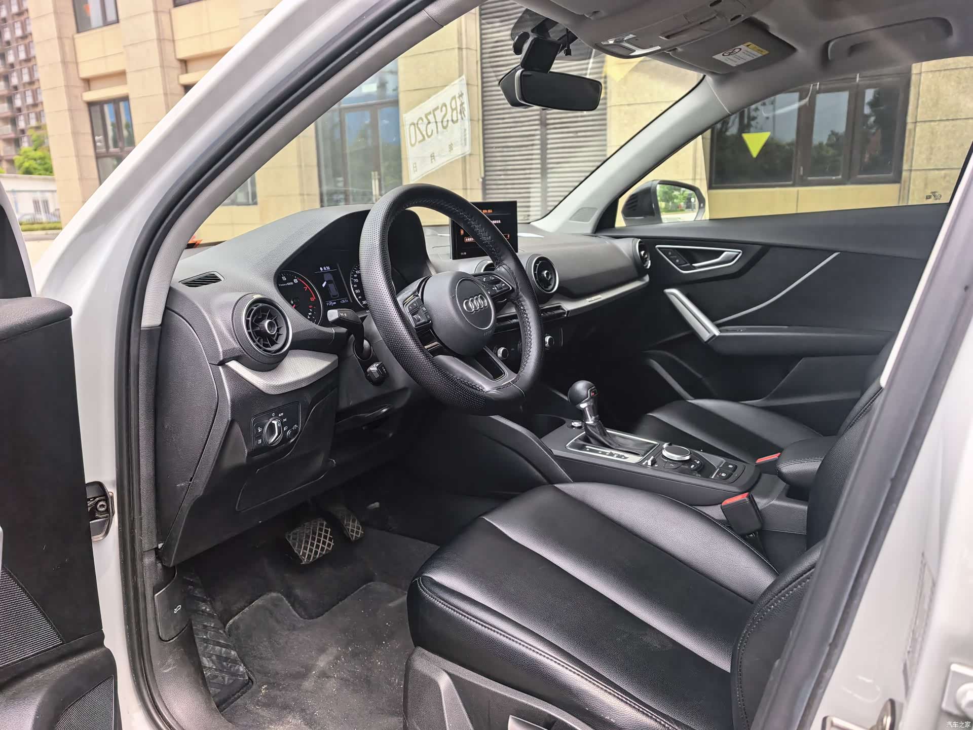 Audi Q2L, 2021 10