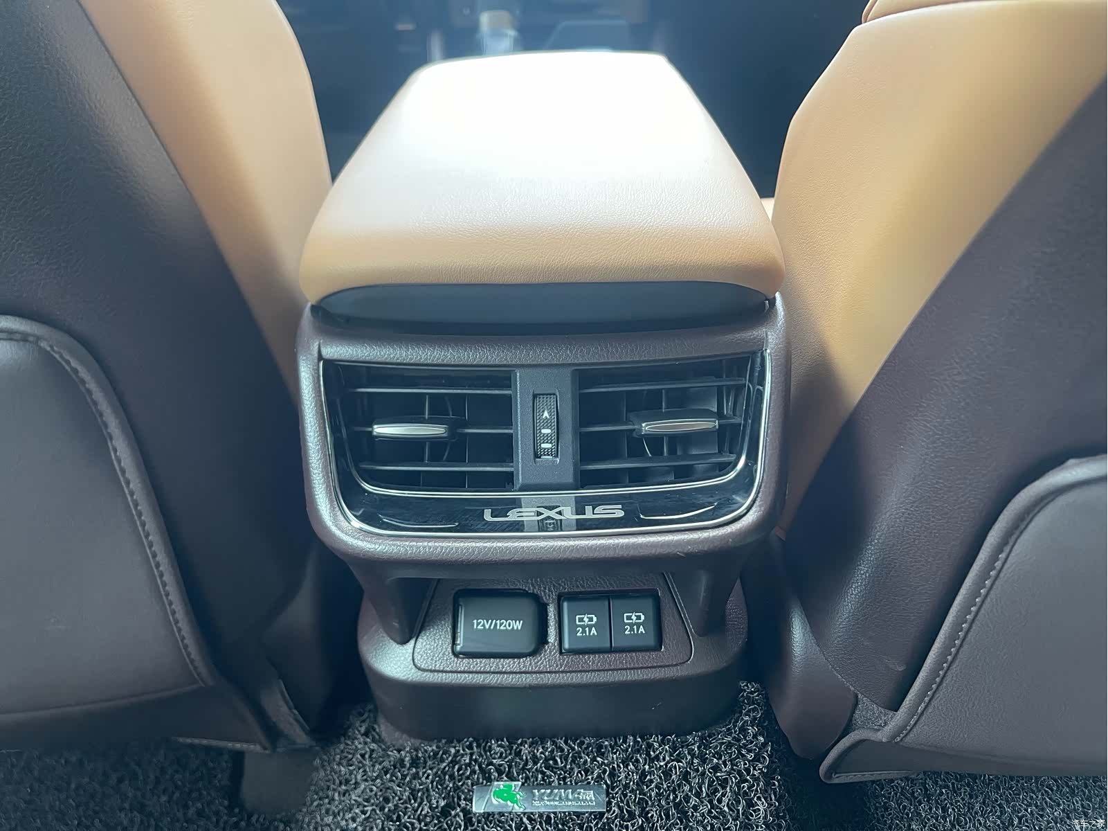 Lexus ES, 2019 19