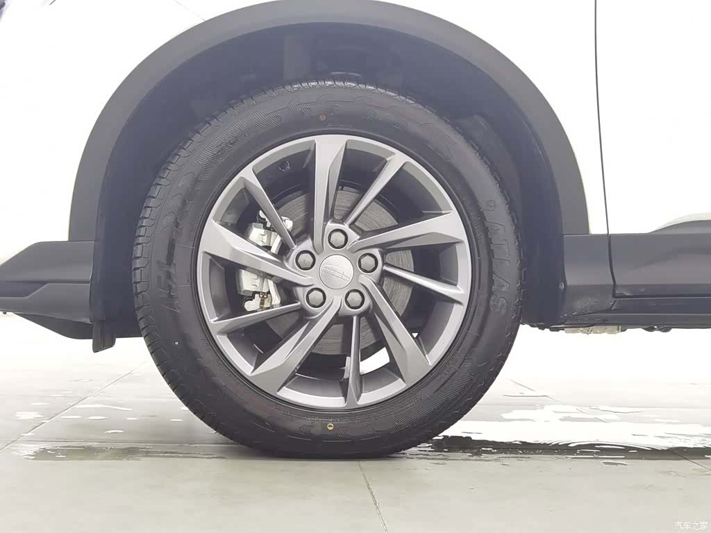 Geely Coolray, 2025 17