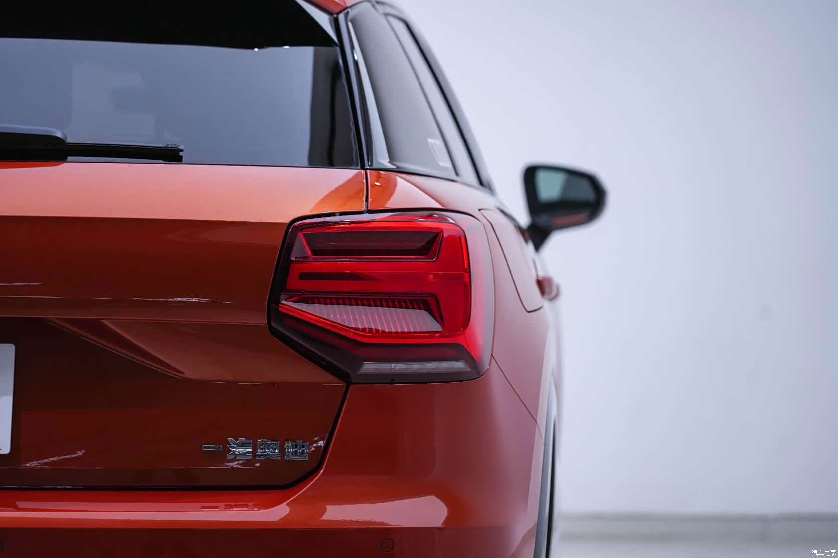 Audi Q2L, 2019 20