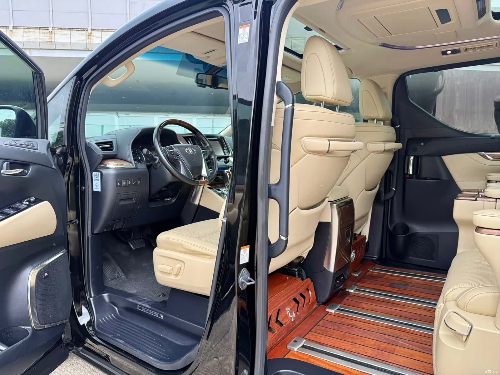 Toyota Alphard, 2017 8