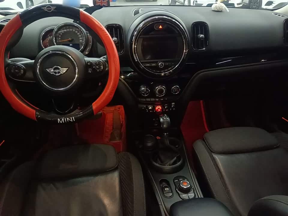 MINI COUNTRYMAN