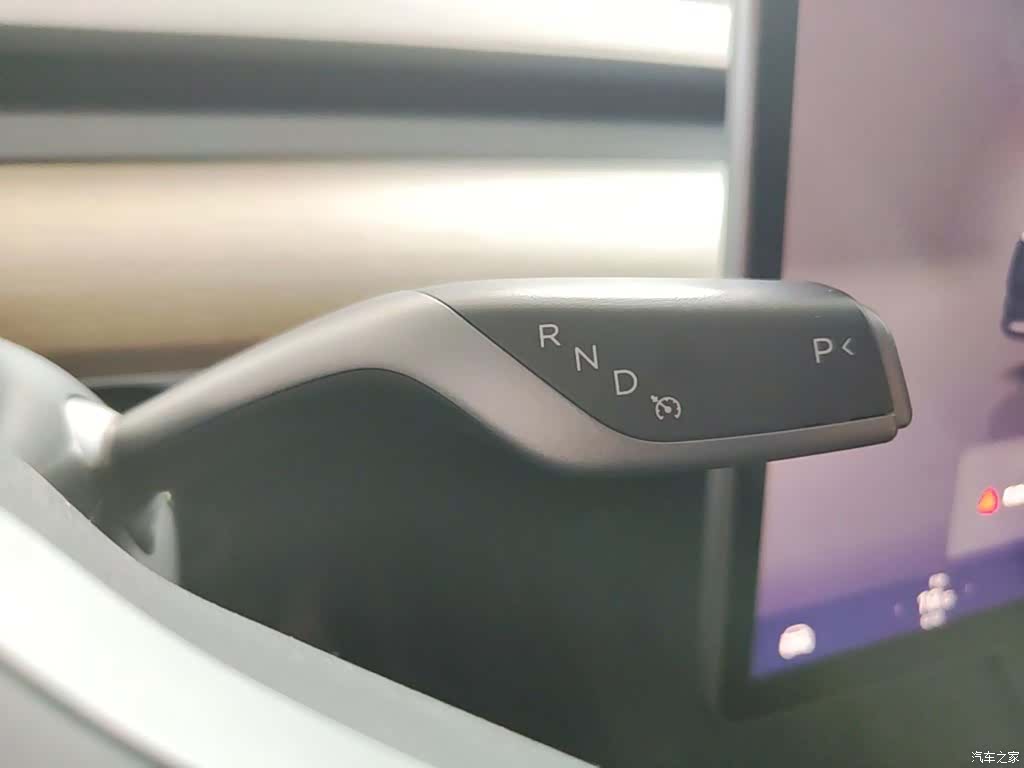 Tesla Model Y, 2023 14