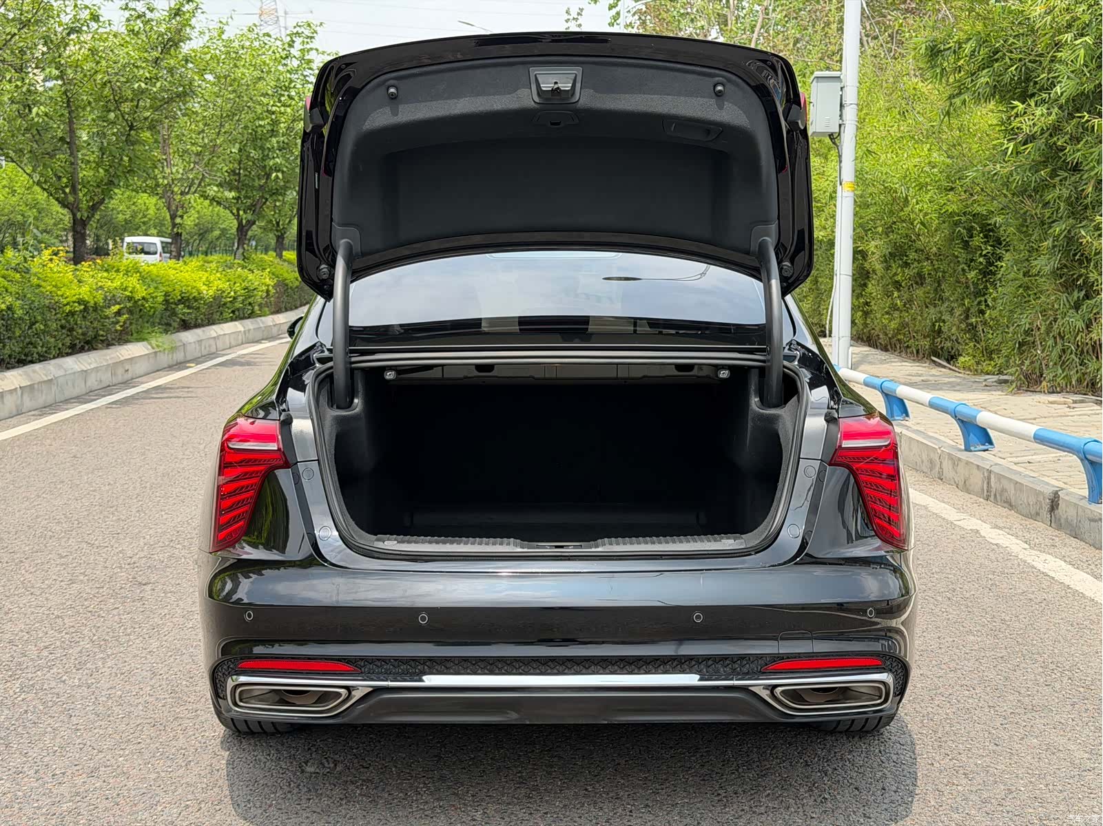 Hongqi H5, 2023 22