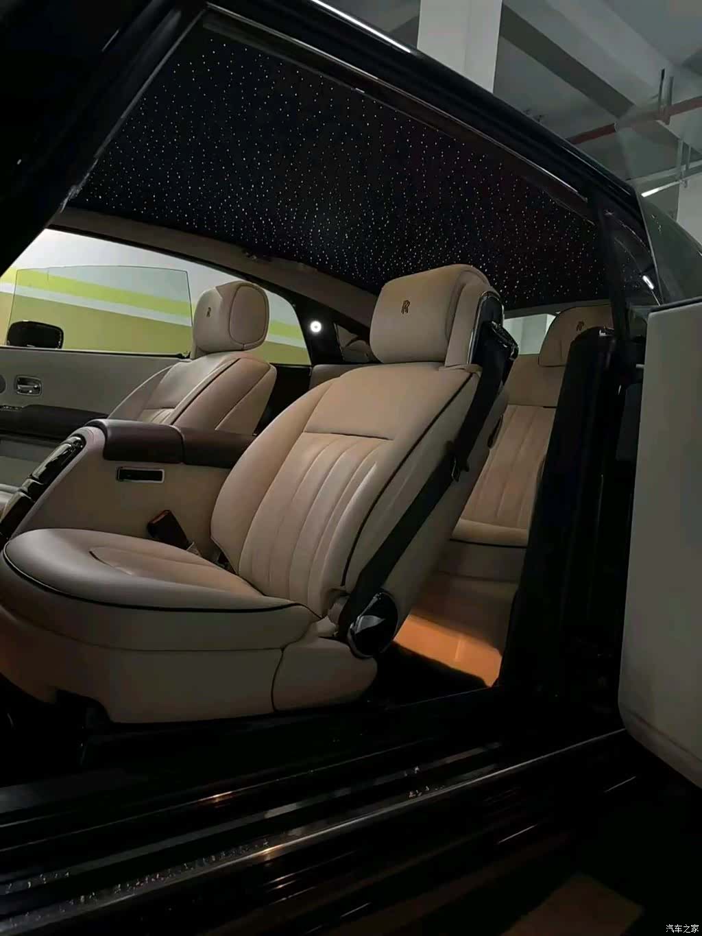 Rolls-Royce Phantom, 2015 6