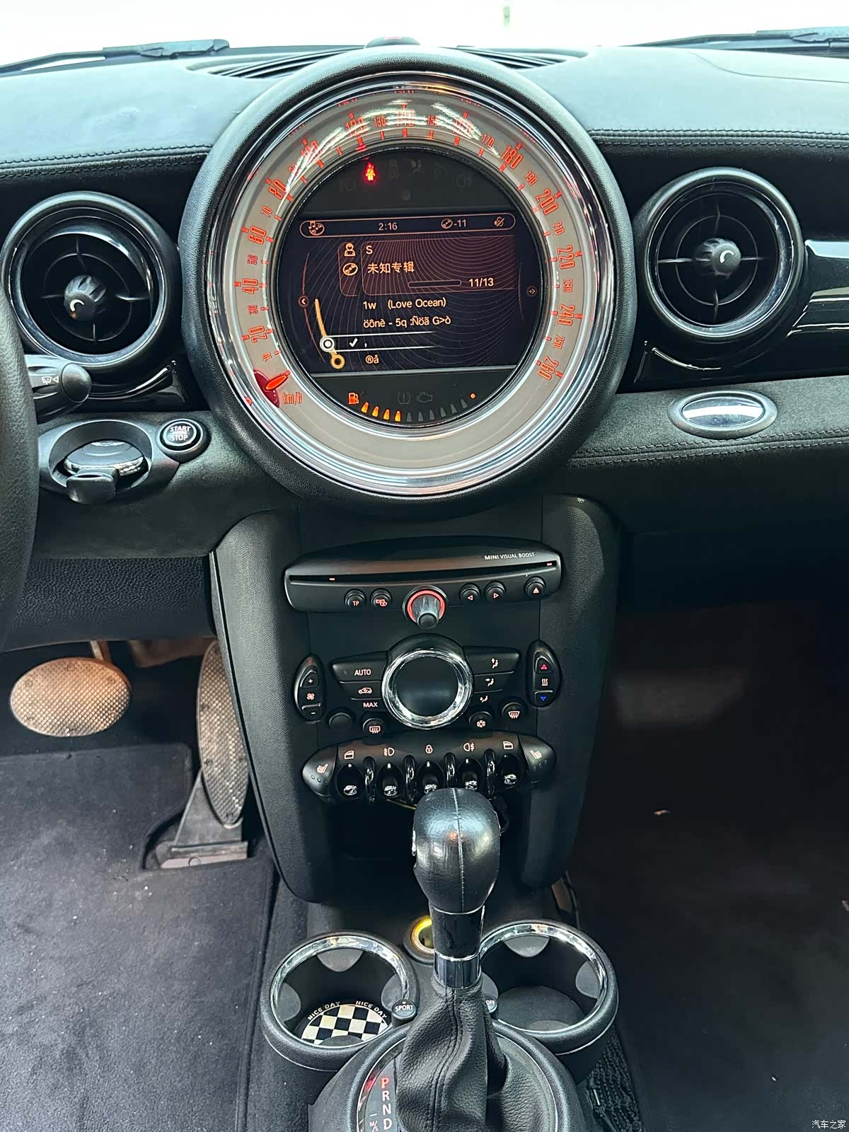 Mini Cooper, 2012 8
