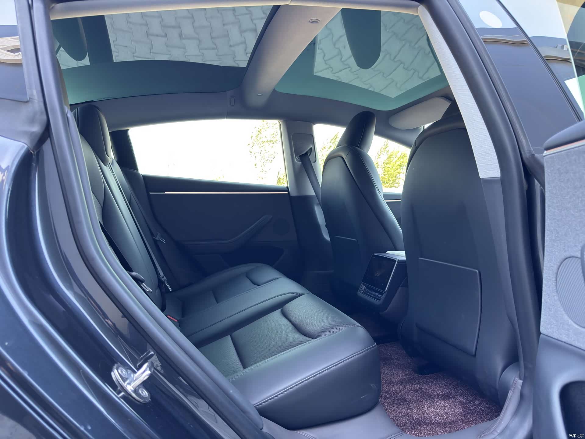 Tesla Model 3, 2024 13