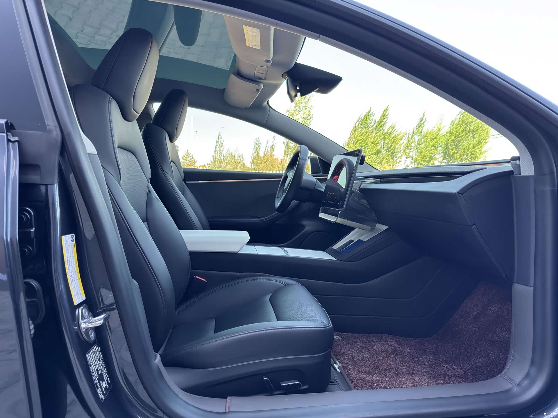 Tesla Model 3, 2024 16