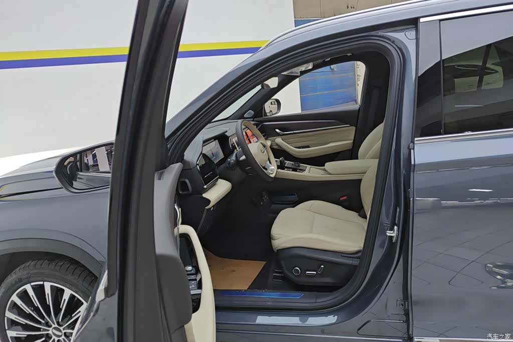 Geely Xingyue L, 2025 9