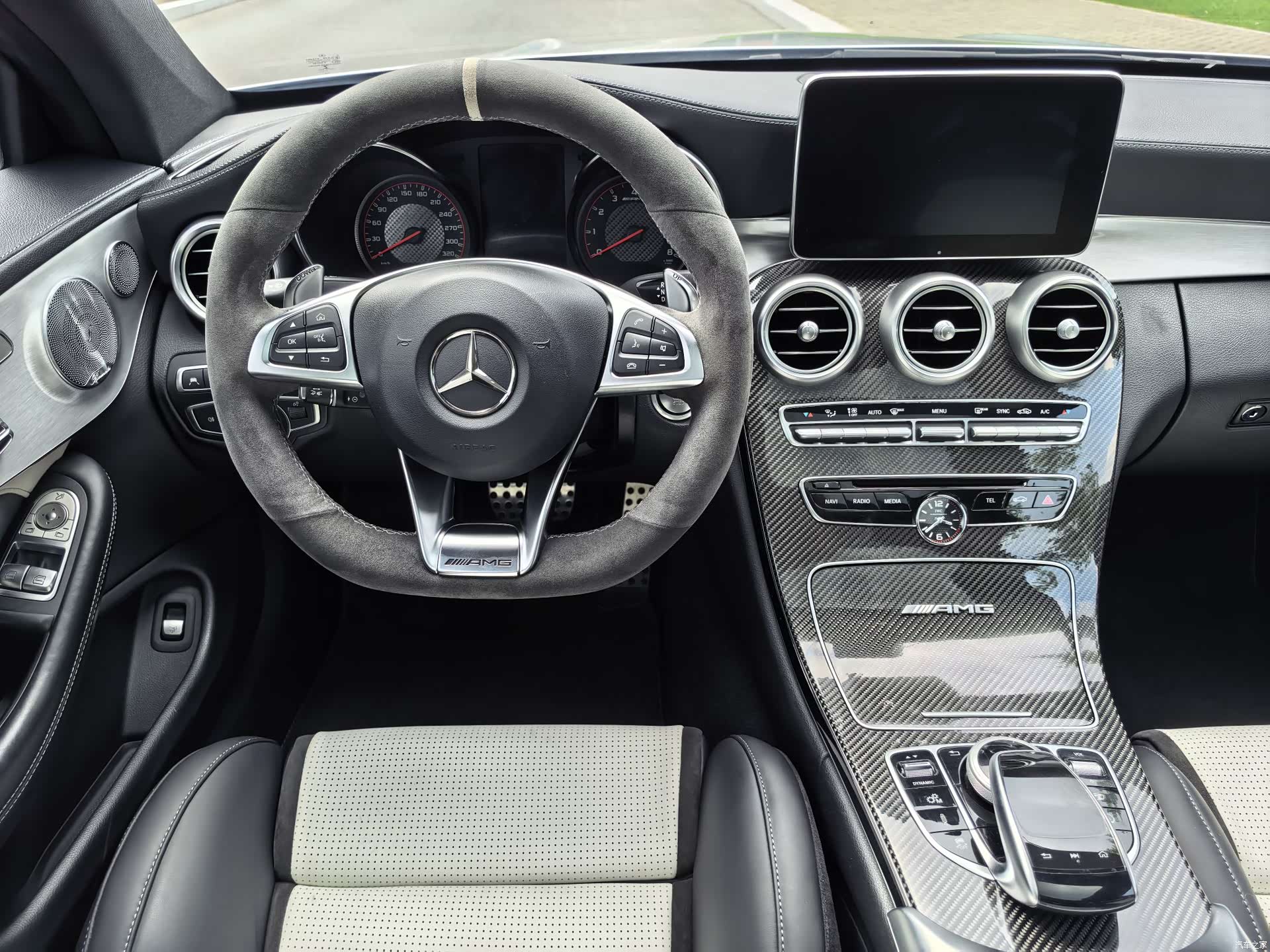 Mercedes-Benz C-Class, 2018 16
