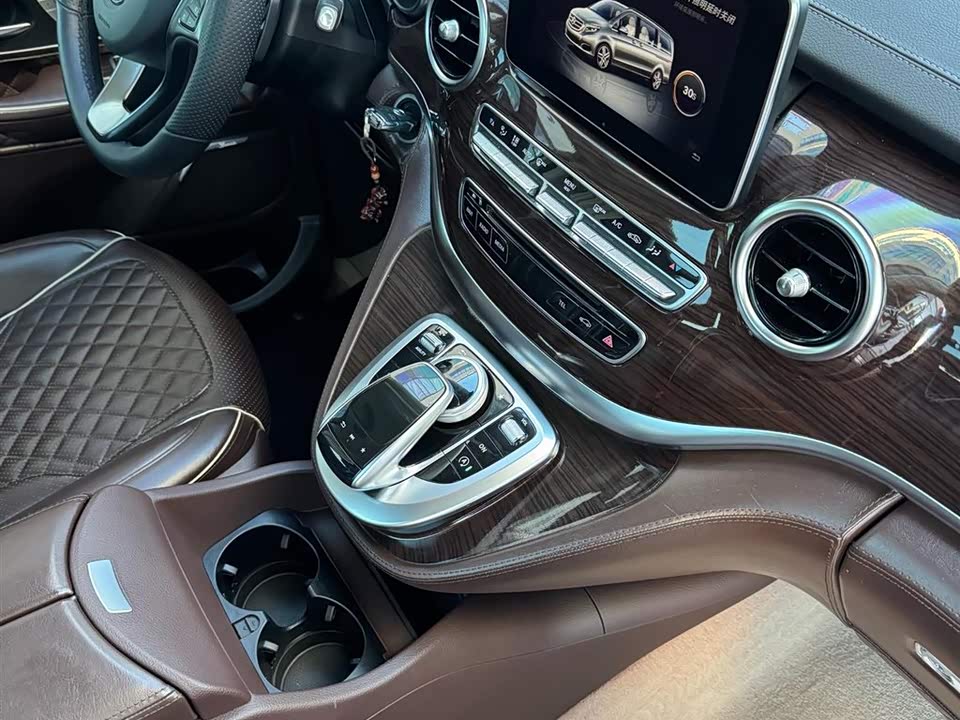 Mercedes-Benz V-class