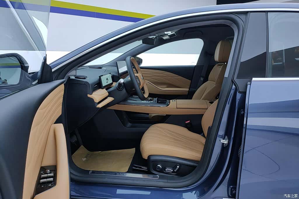 Geely 8, 2025 9