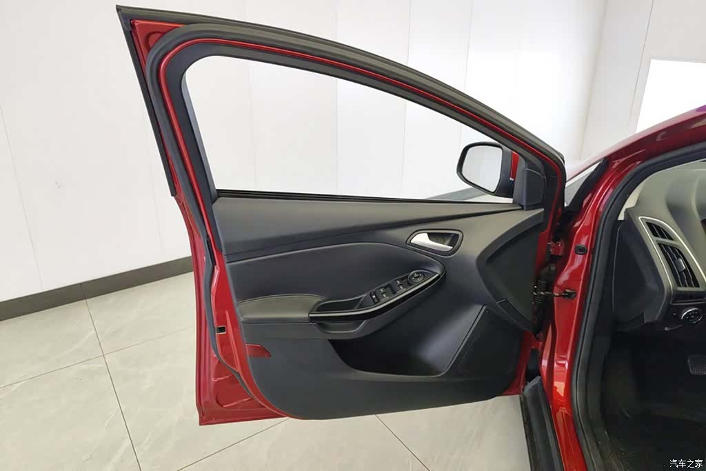 Ford Focus, 2015 7