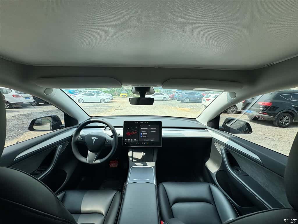 Tesla Model Y, 2024 19