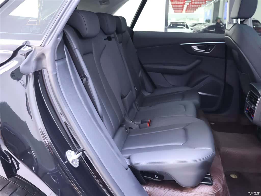 Audi Q8, 2023 21