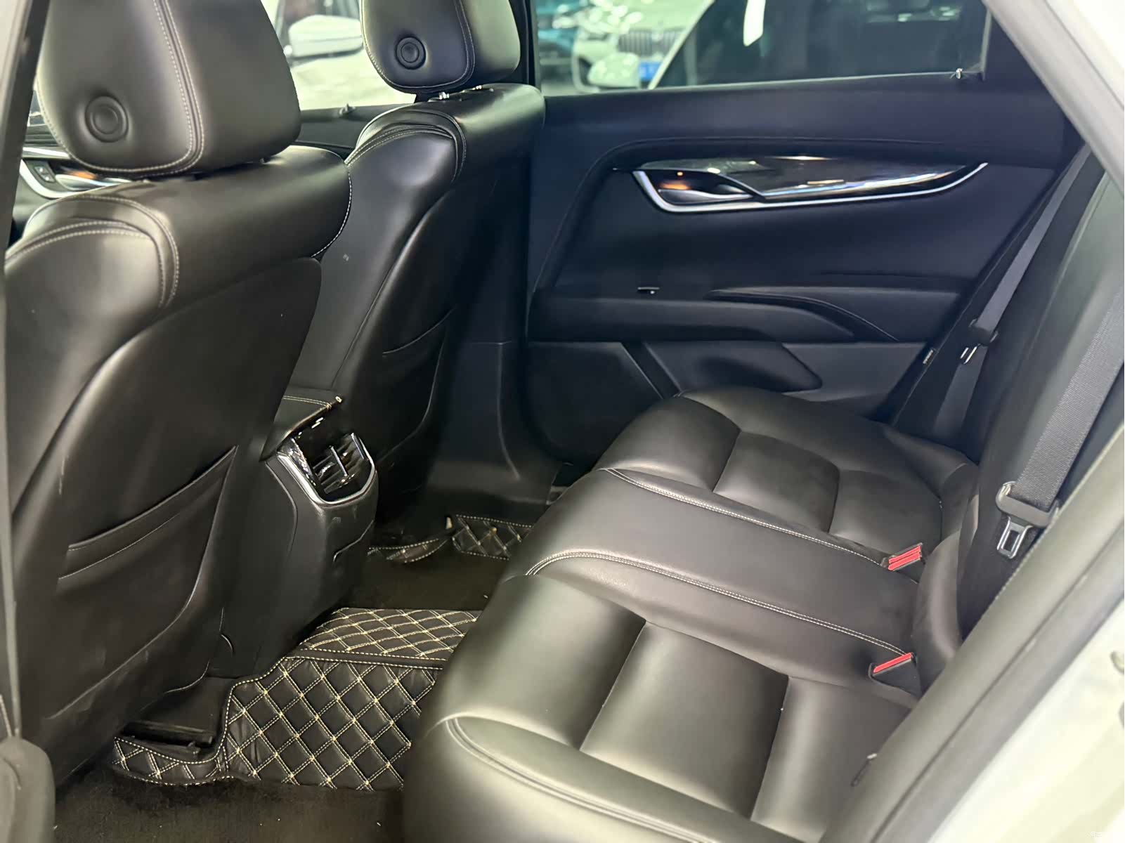 Cadillac XTS, 2018 все фото