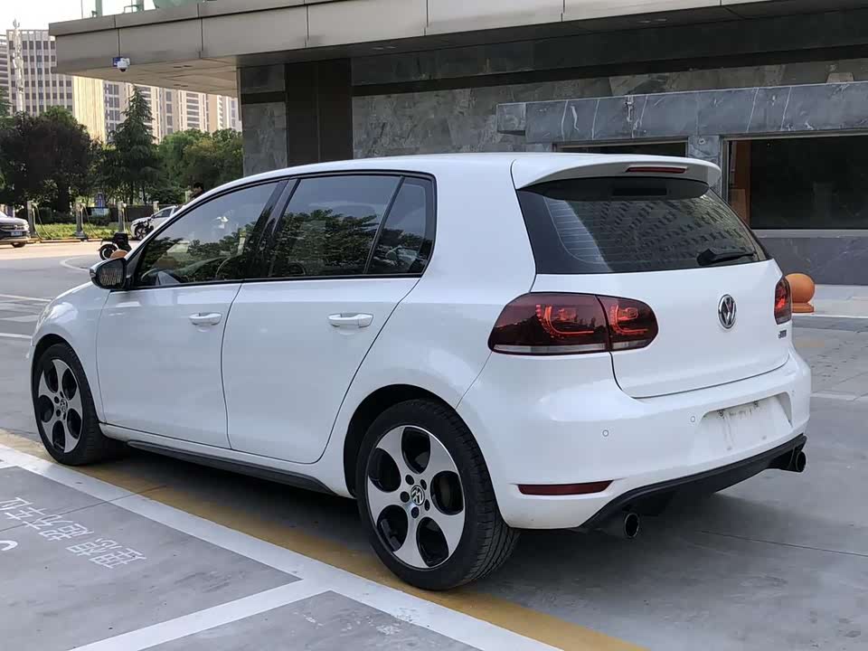 Volkswagen Golf GTI