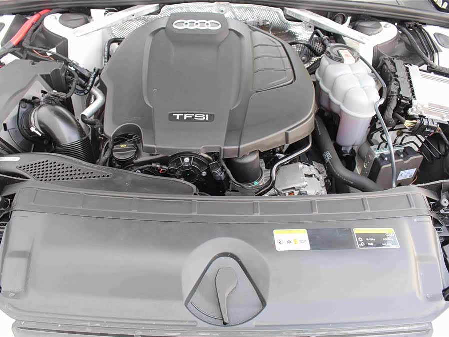 Audi A4L 2020, фото 16