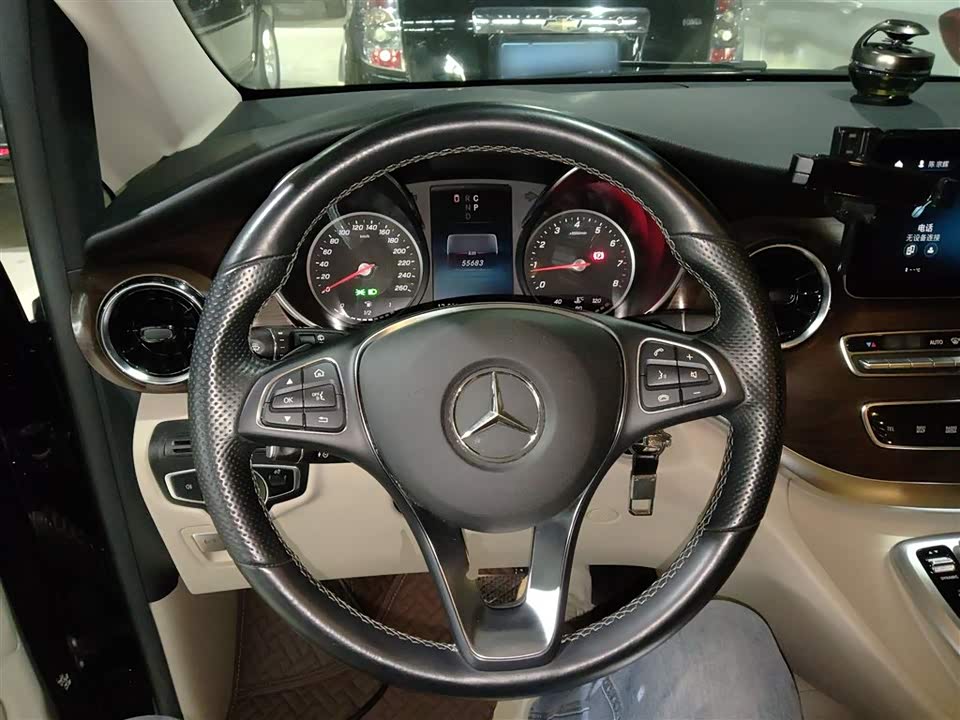 Mercedes-Benz V-class
