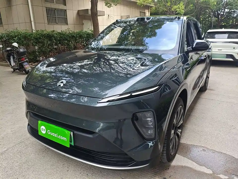 NIO ES8