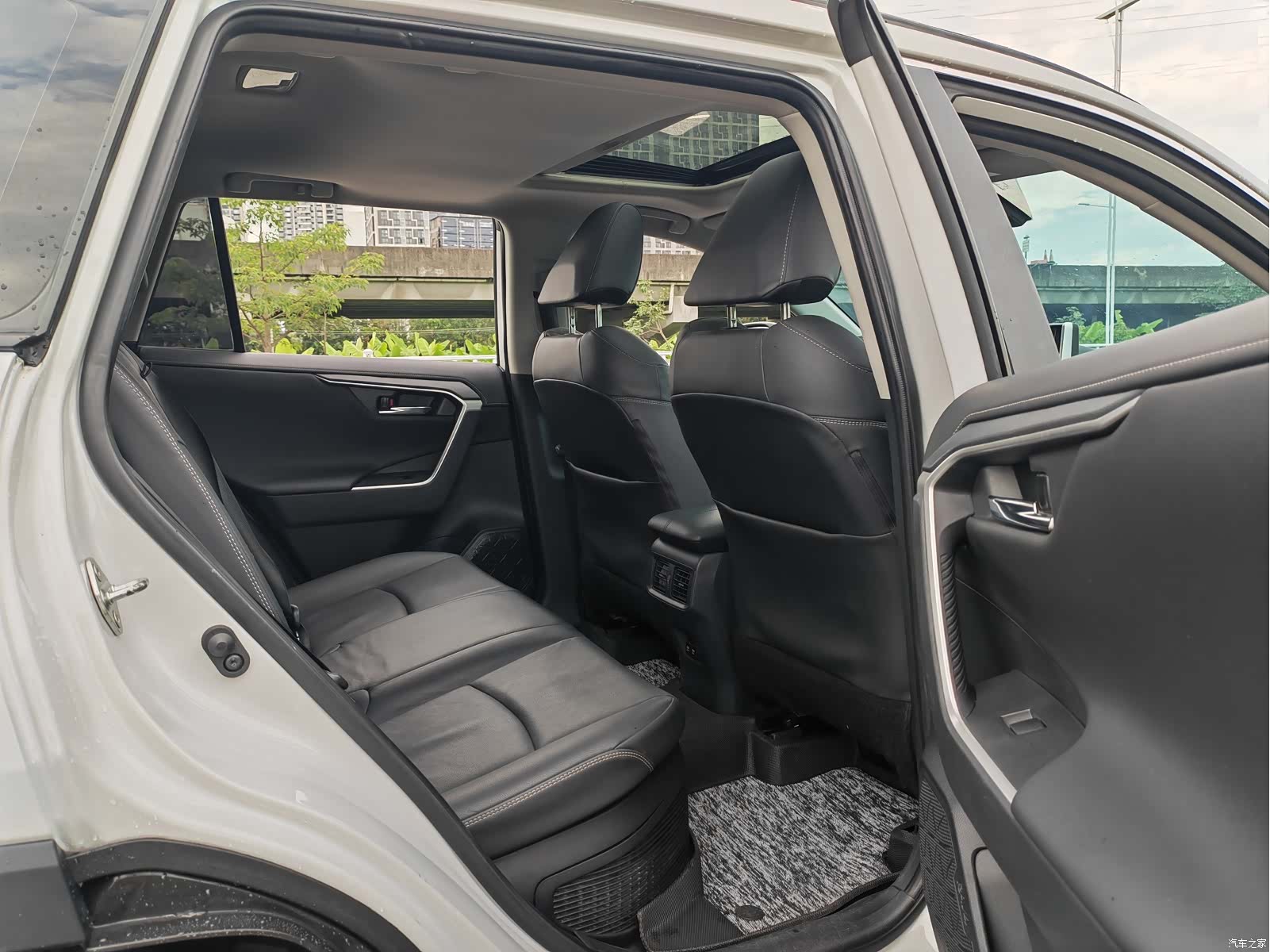 Toyota RAV4, 2020 14
