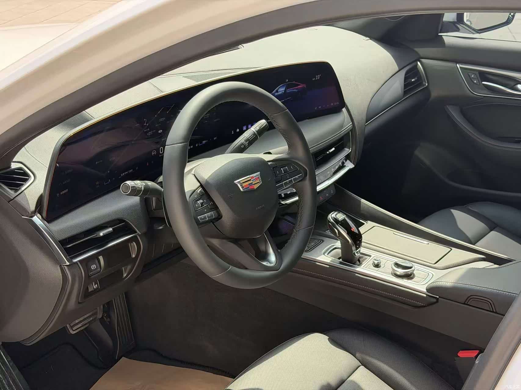 Cadillac CT5, 2025 4