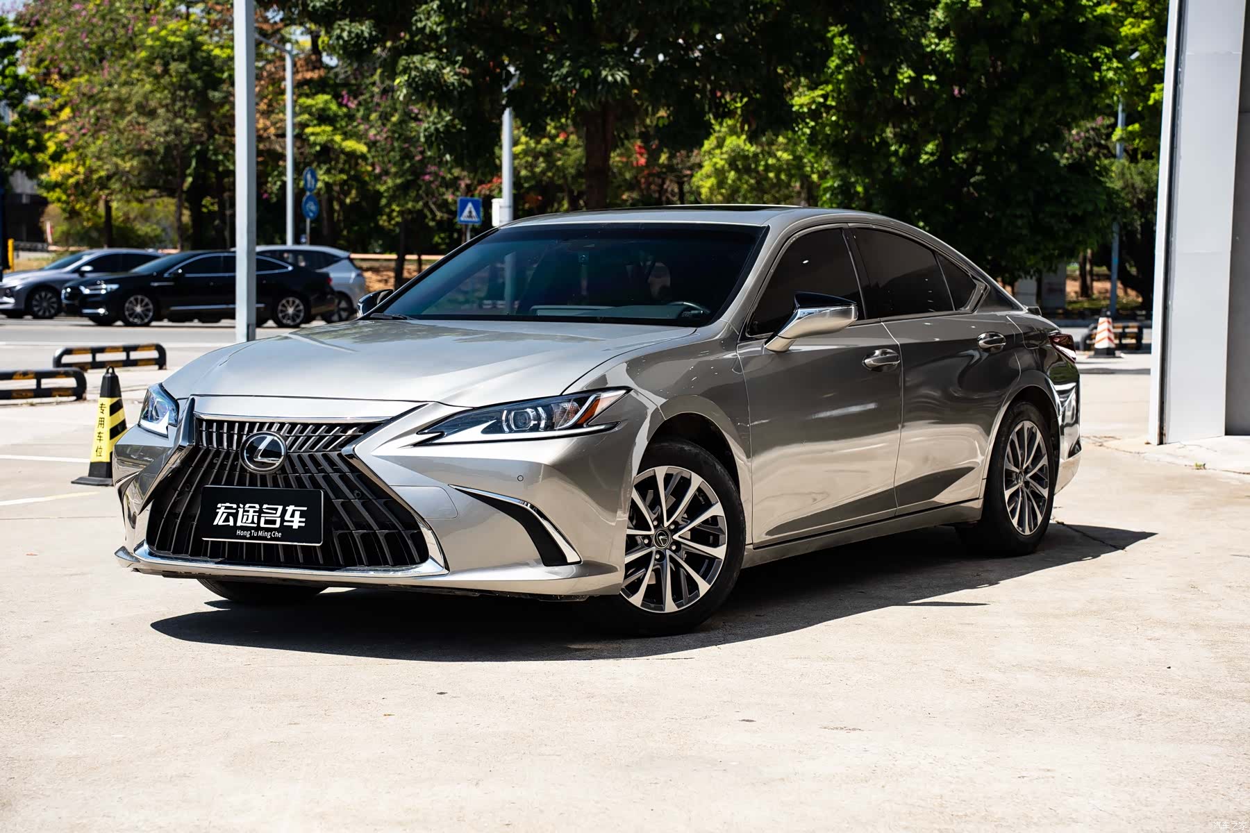 Lexus ES, 2023 1