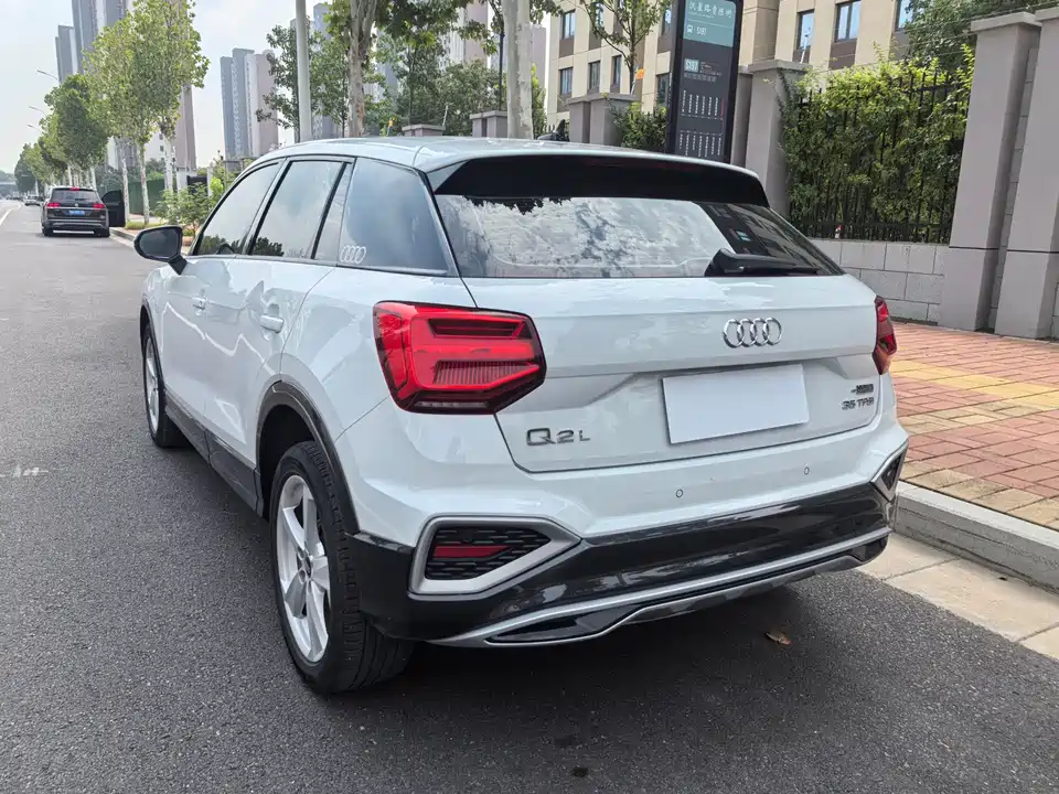 Audi Q2L Audi Q2L