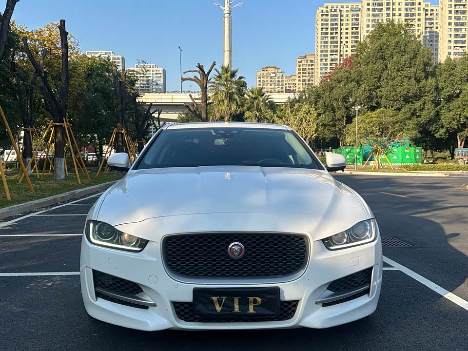 Jaguar XE