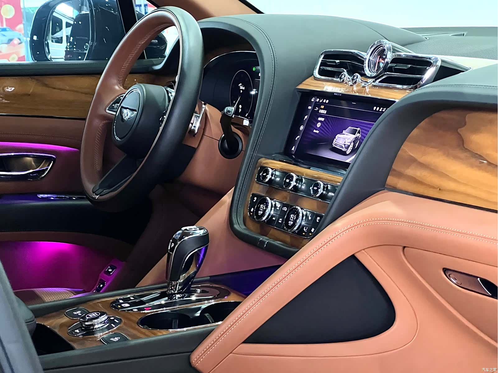 Bentley Bentayga, 2021 33