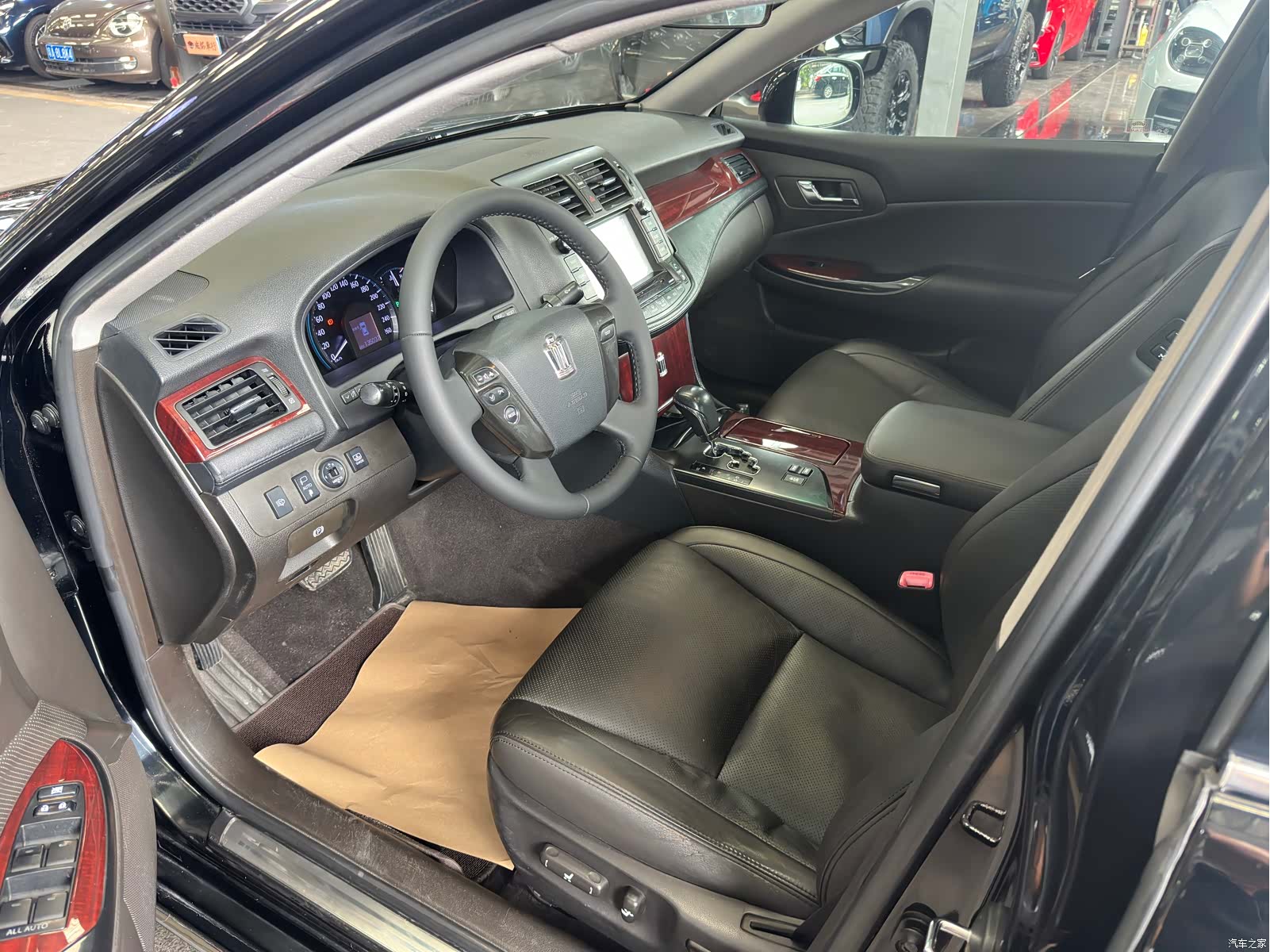 Toyota Crown, 2012 15