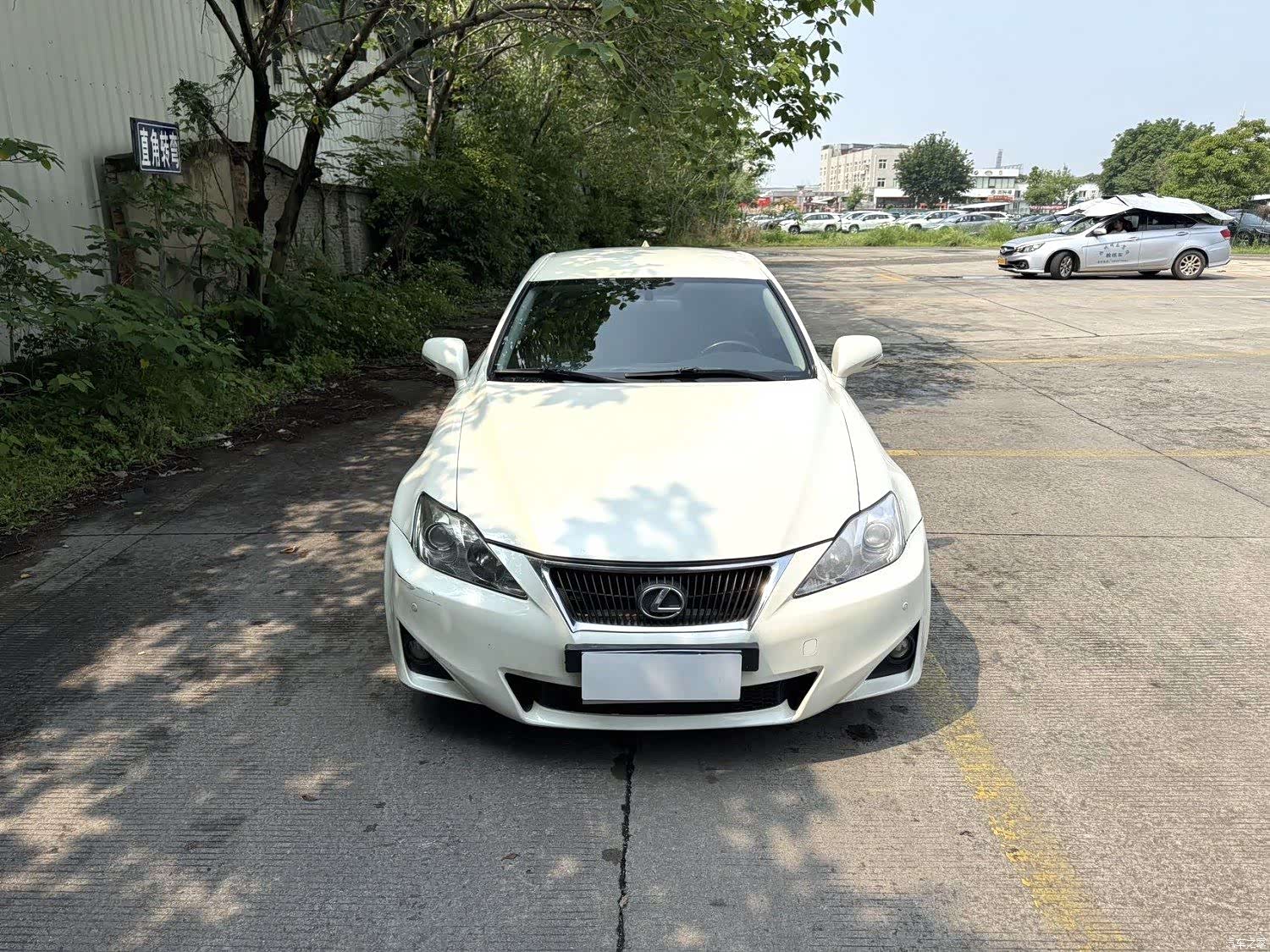 Lexus IS, 2011 3