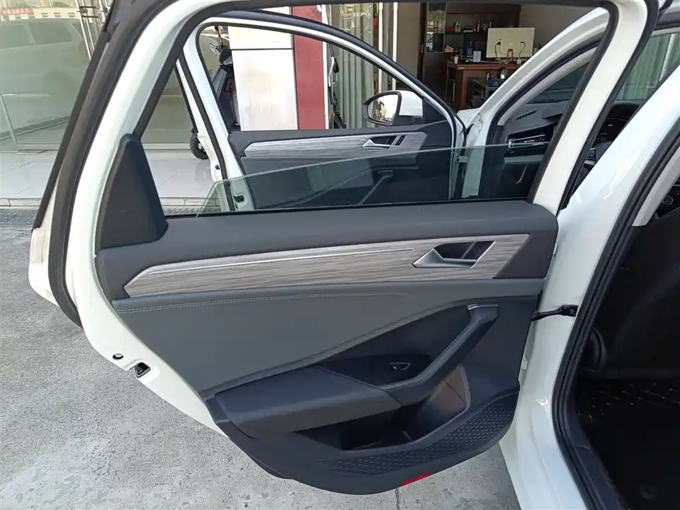 Volkswagen Sagitar Volkswagen Sagitar